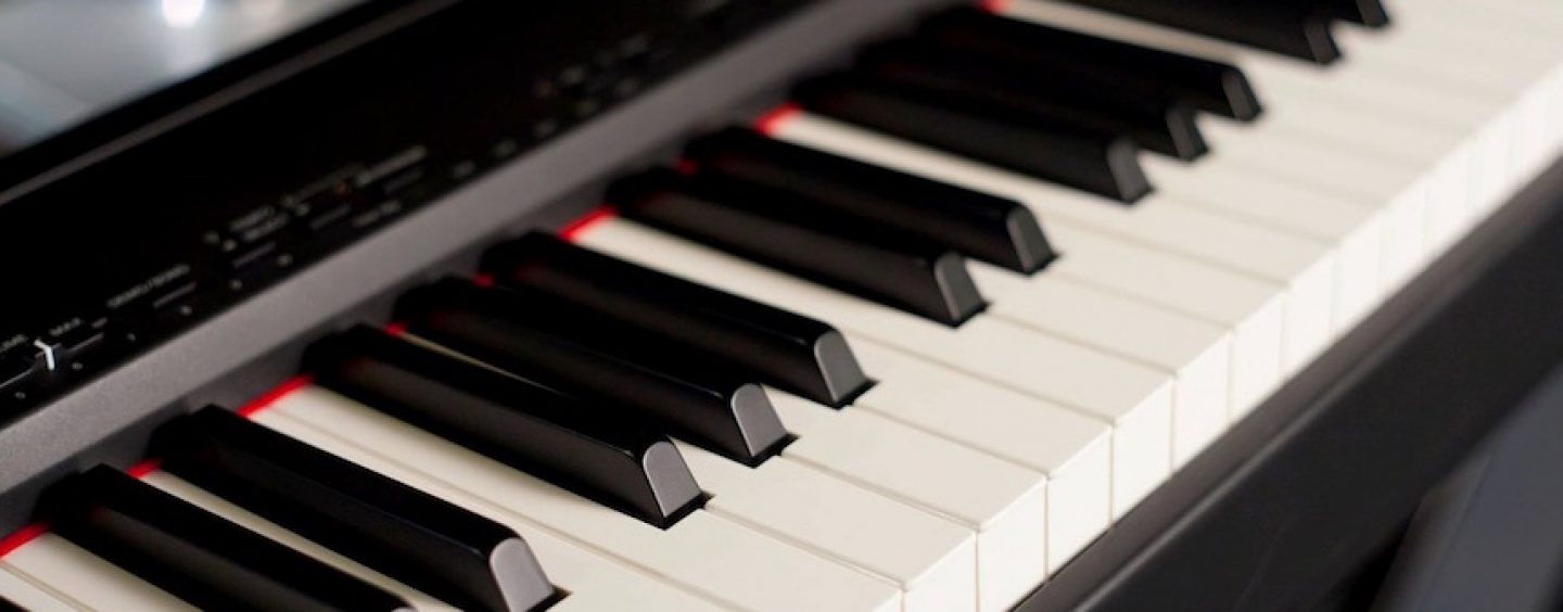 Demostración de los teclados y pianos digitales Yamaha