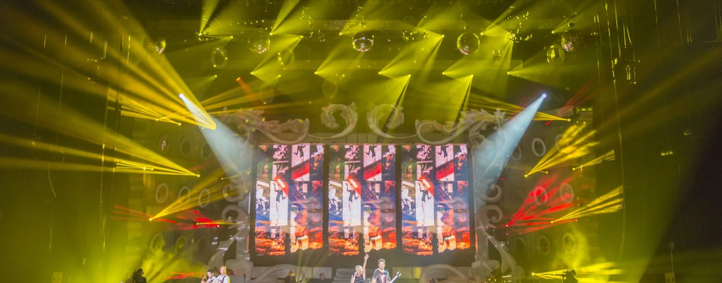 La luminaria Nexus AW 7×7 Pixel Mapping hace brillar a Miranda Lambert en su gira