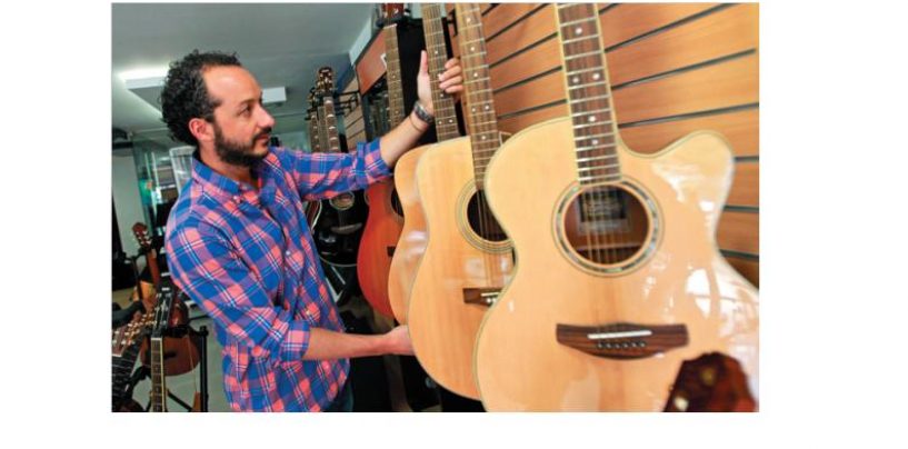 Guitarrasybaterias.com dedicado a la venta online