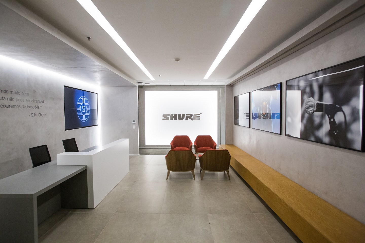 1. PR – Shure Office in Sao Paulo_Reception_LR