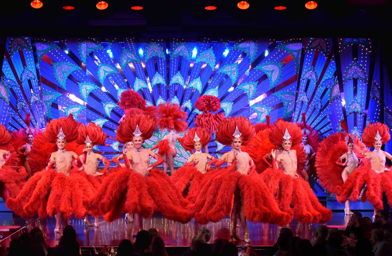 Plumes Rouges ®Moulin Rouge B Royer sml