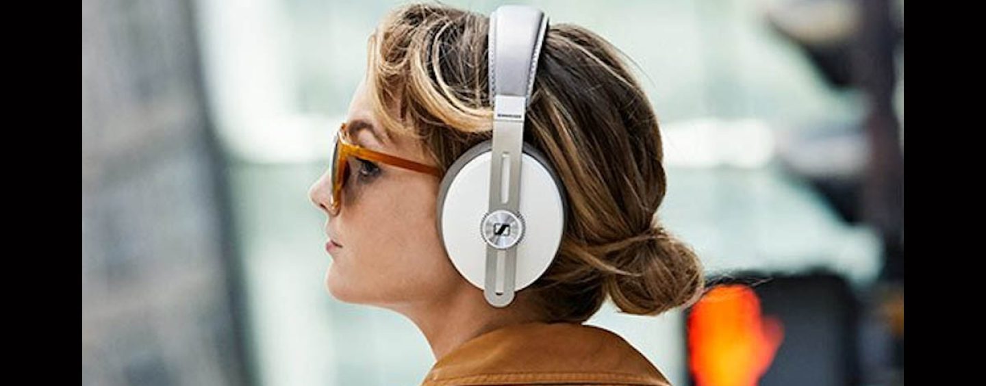 3 audífonos de diadema de Sennheiser para escuchar música