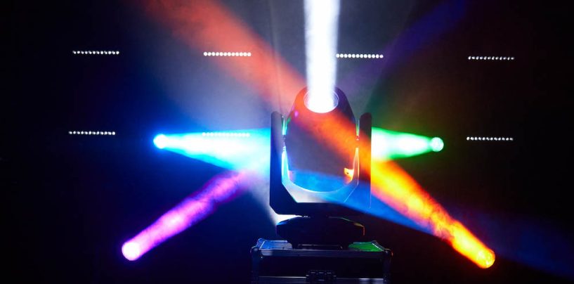 Cameo presenta luces enfocadas en eventos al aire libre y teatro