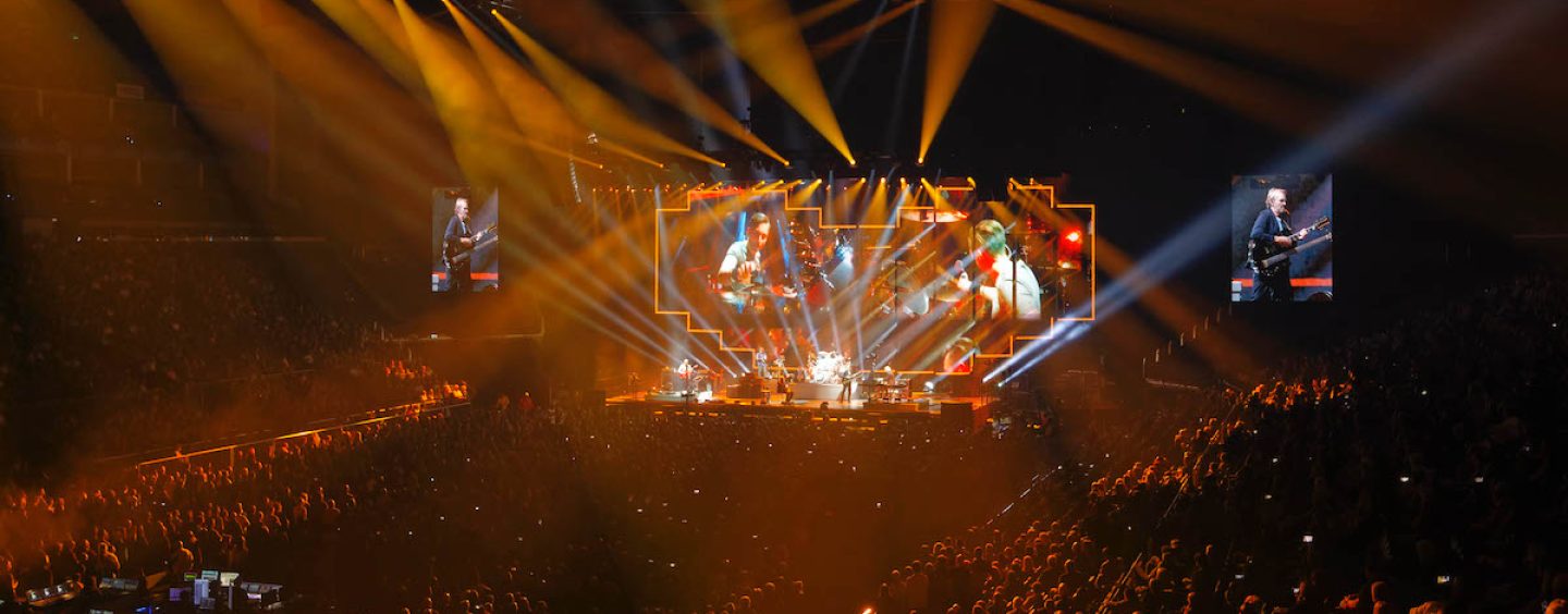 MDG theONE provee efectos de humo para la gira de Genesis
