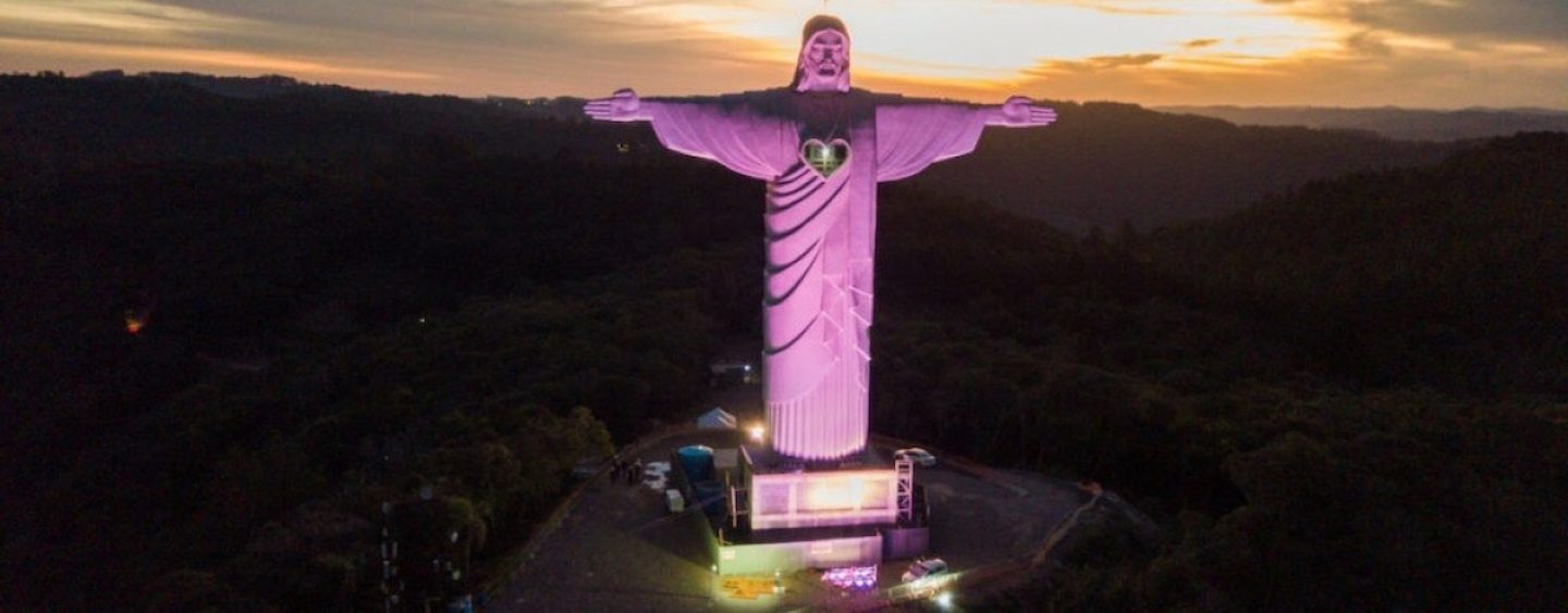 Brasil: Star Lighting ilumina Cristo Protetor de Encantado
