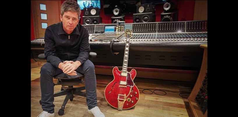 Gibson introduce Noel Gallagher 1960 ES-355