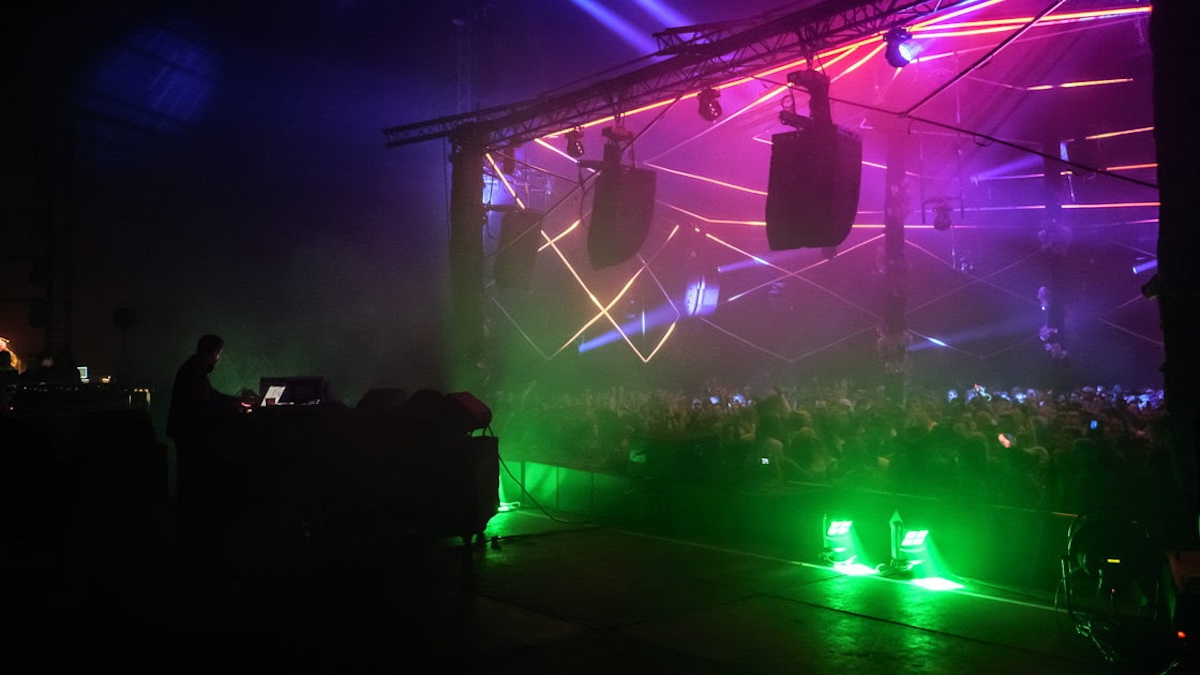 l-acoustics dj 1200x675