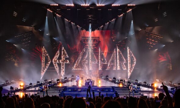 ROBE DEF LEPPARD 1200x675