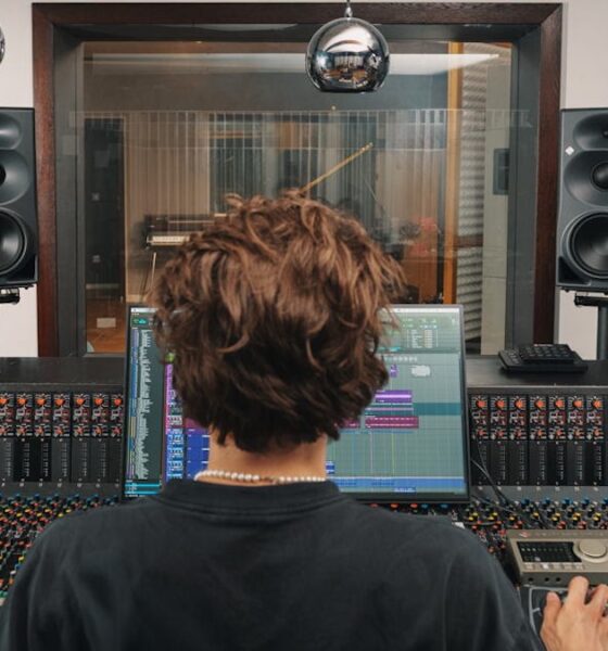 neumann monitores 1200x675