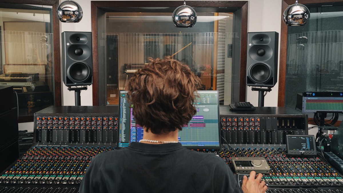 neumann monitores 1200x675